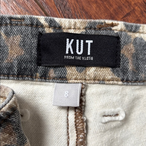 KUT Ashton High Rise Wide Leg Barrel Jeans - Picture 3 of 11